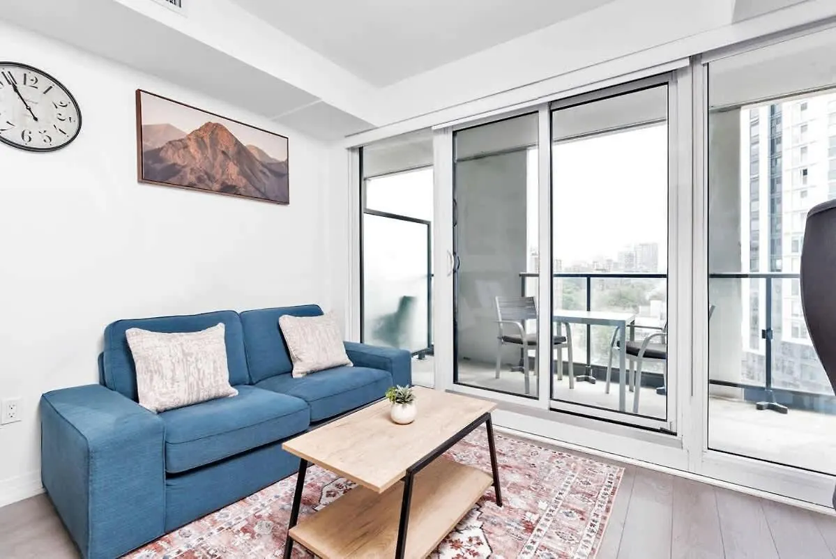 Studio Condo Near City Centre Toronto Apartment