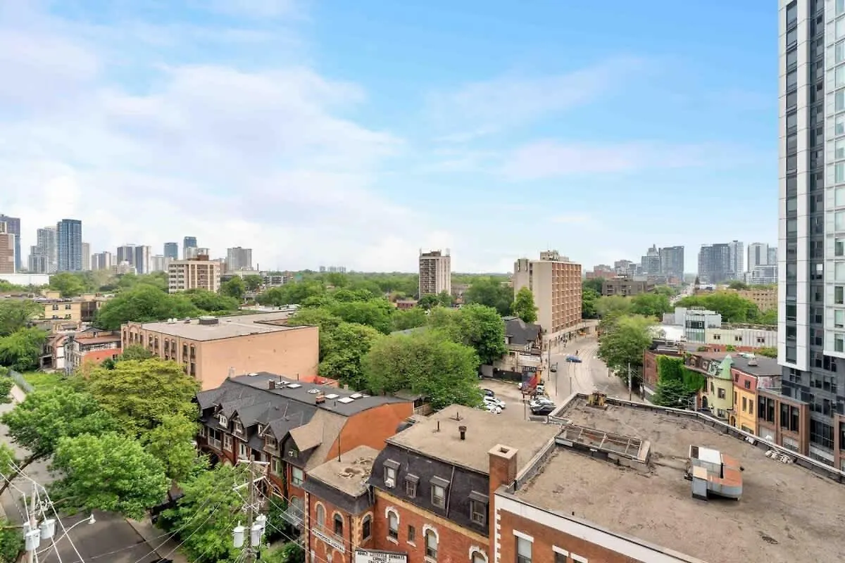 Apartment Studio Condo Near City Centre Toronto